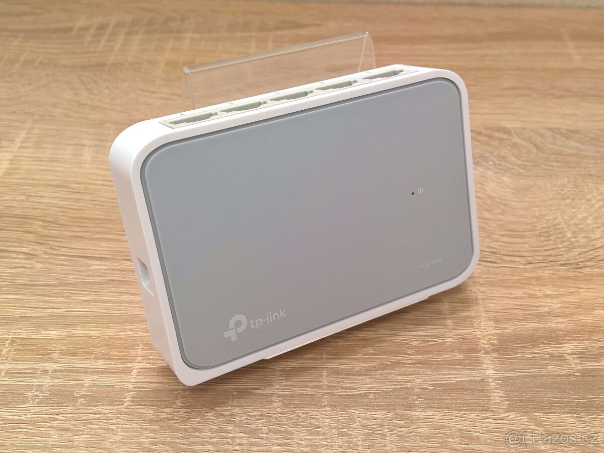 Switch TP-Link TL-SF1005D