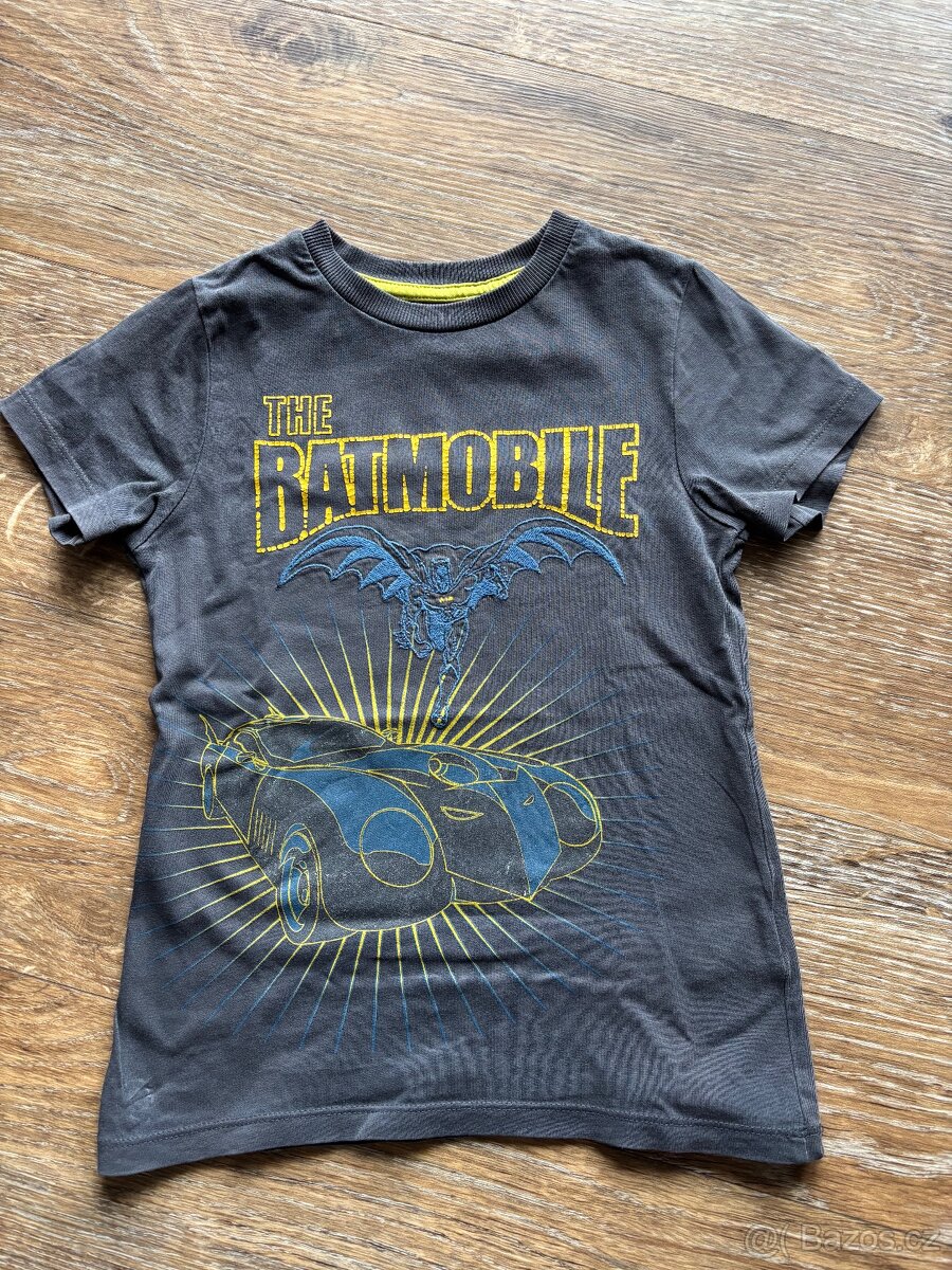 Černé triko s Batmobile, vel. 116, M&S