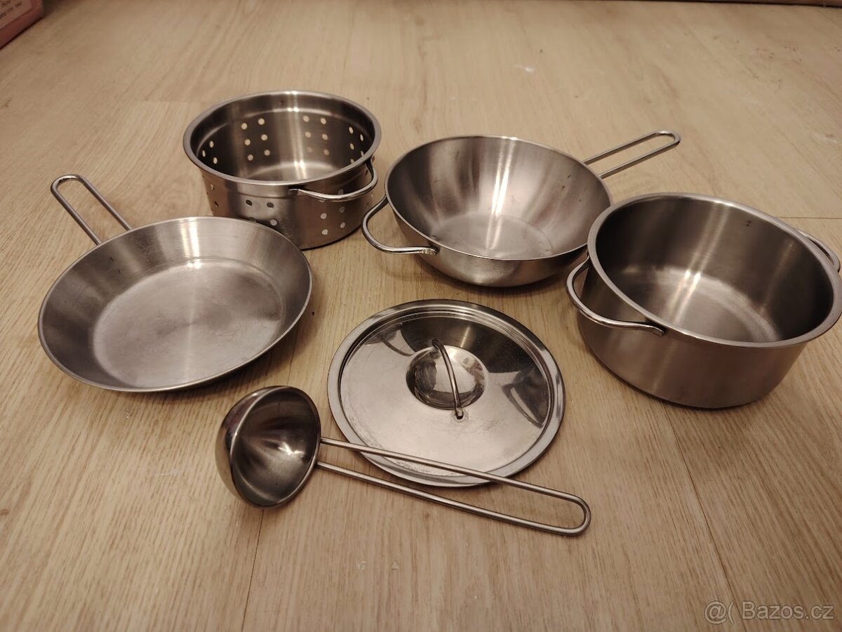 nádobí do kuchyňky