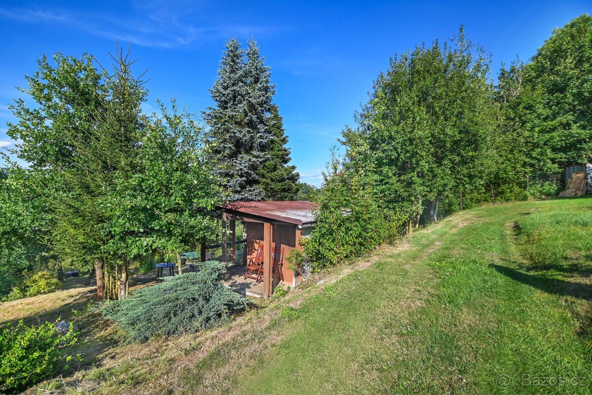 Prodej chaty v zahrádkářské osadě, Semily,