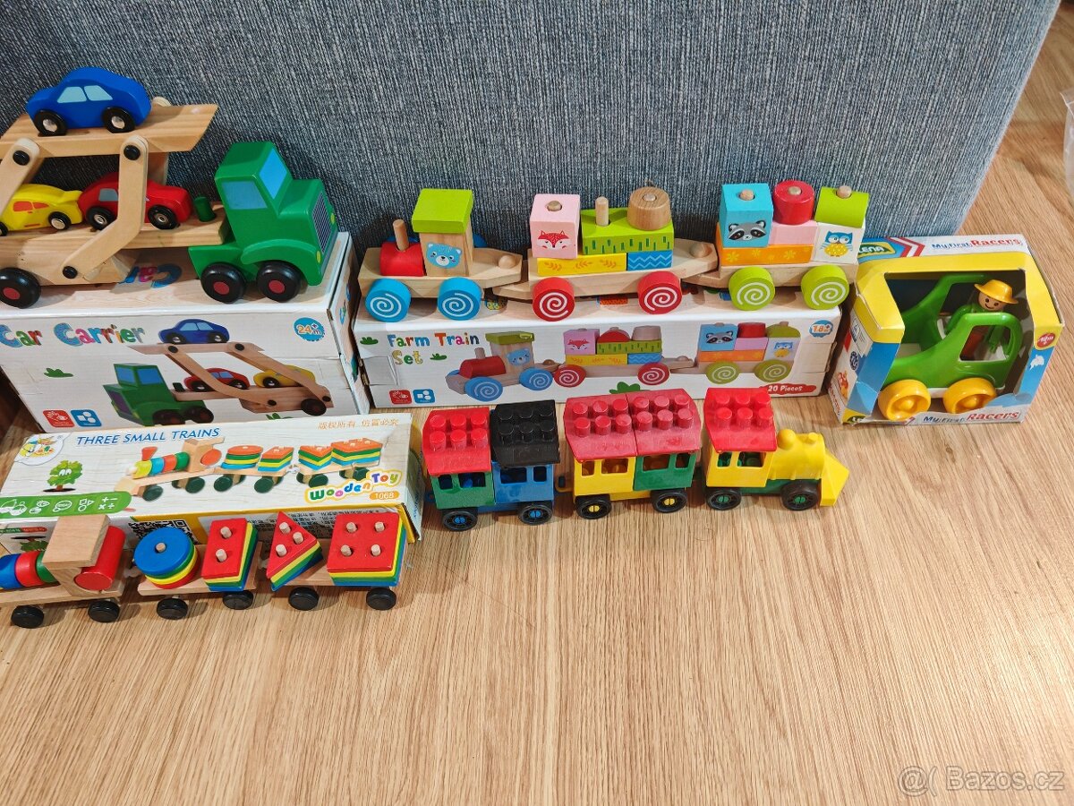 dřevěné skládací vláčky, přepravní auto s autíčky