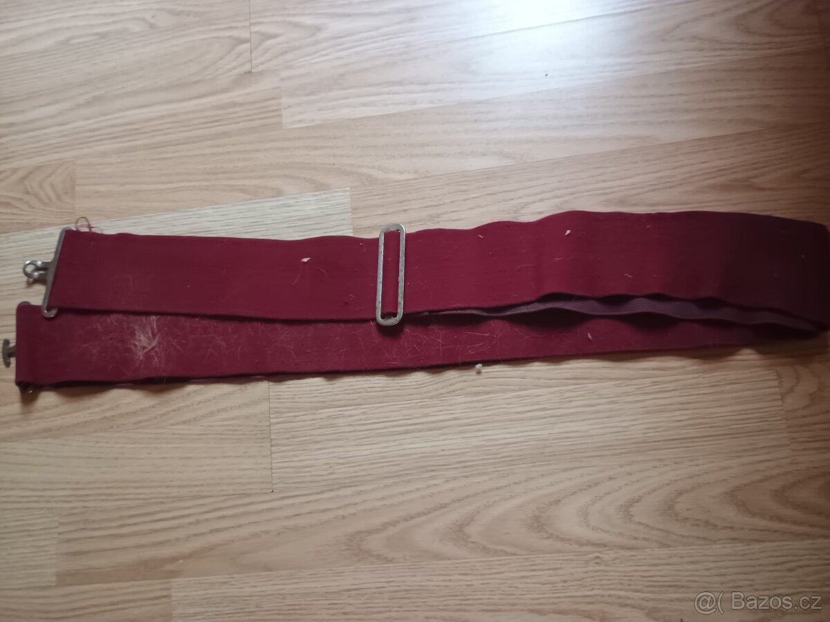 Elastický popruh na deku