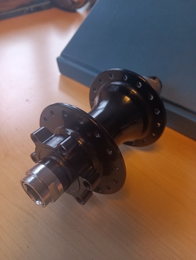 Prodám zadní náboj