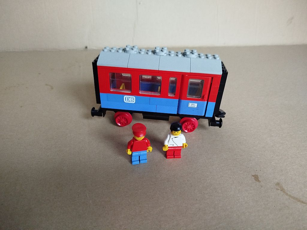 Lego 7818 Passenger Coach