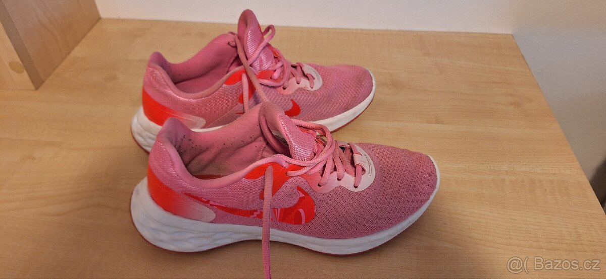 Prodám boty Nike 40