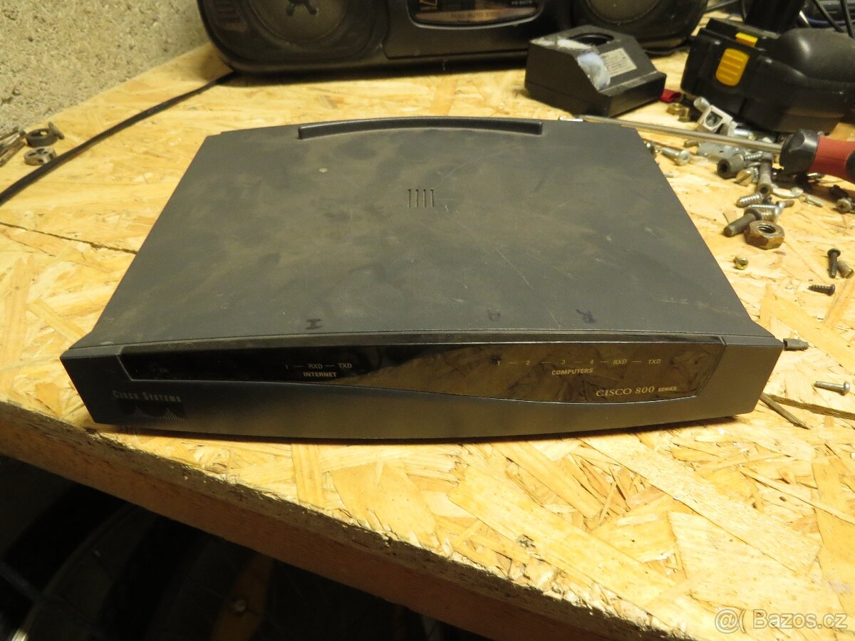 Cisco router 806
