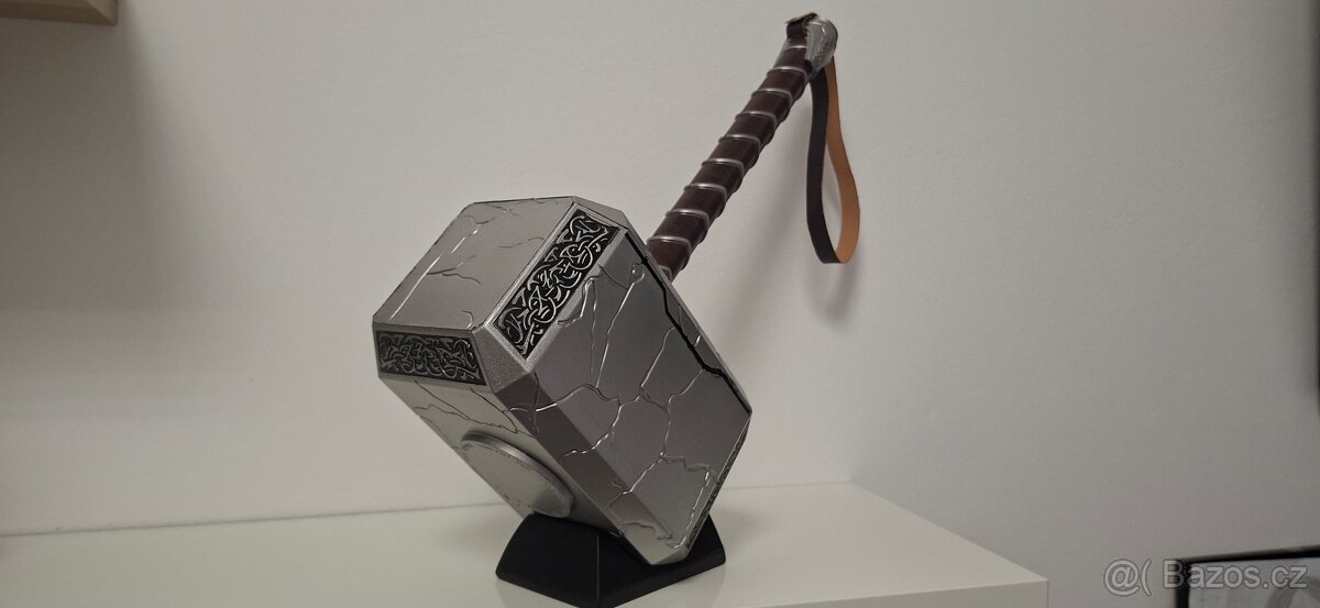 Thorovo kladivo "MJOLNIR" (Avengers) 1:1 replika