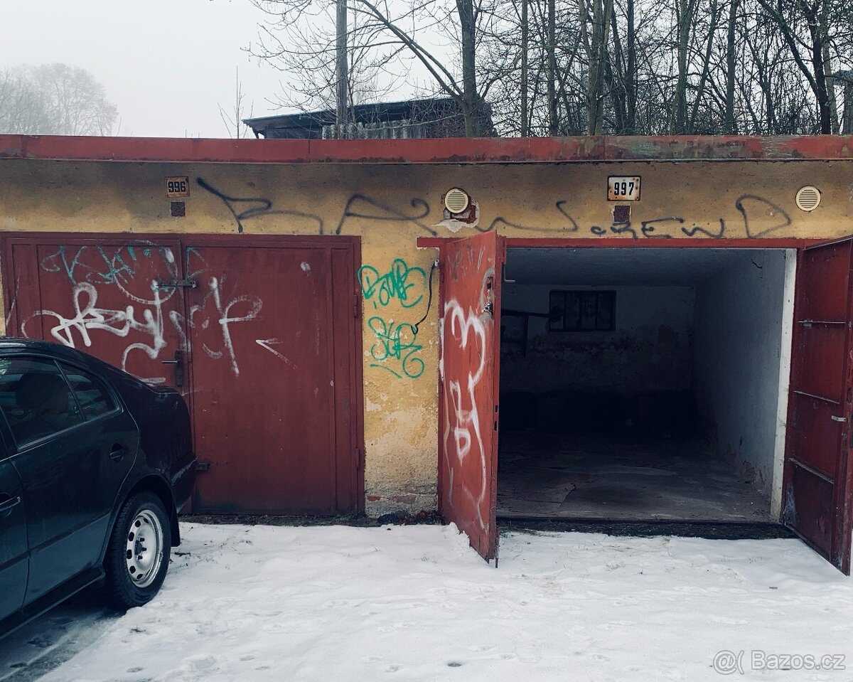 Garáže samostatně 15 m2 a 18 m2