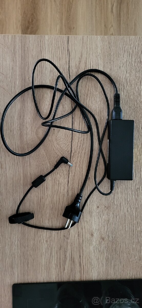 Nabíječka Acer E5