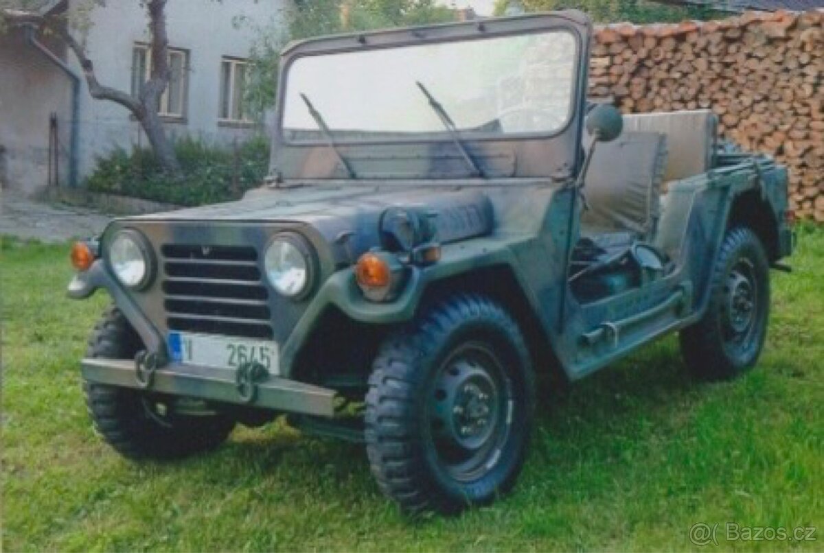 Vojenský veterán Ford M151A2 (1974)