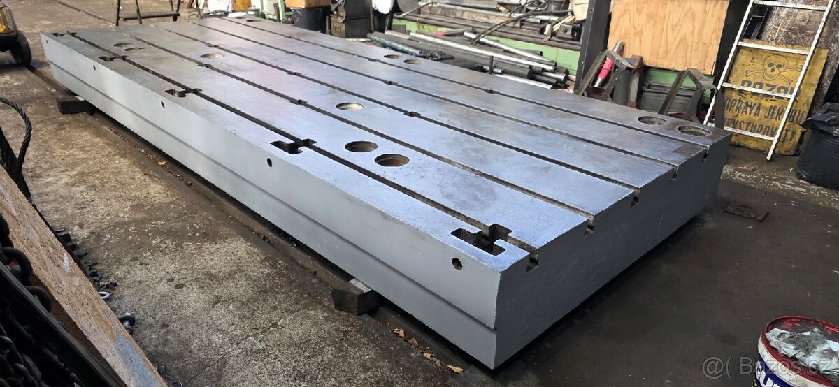 litinová upínací deska s T drážkami 4510x1760x360mm
