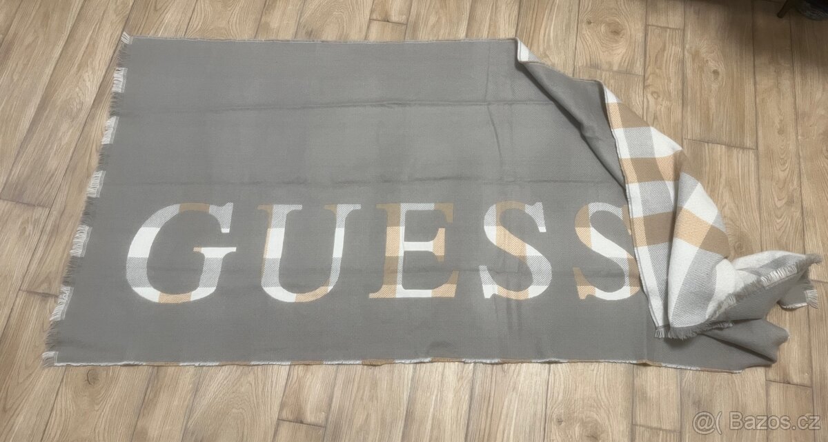 Velká šála Guess