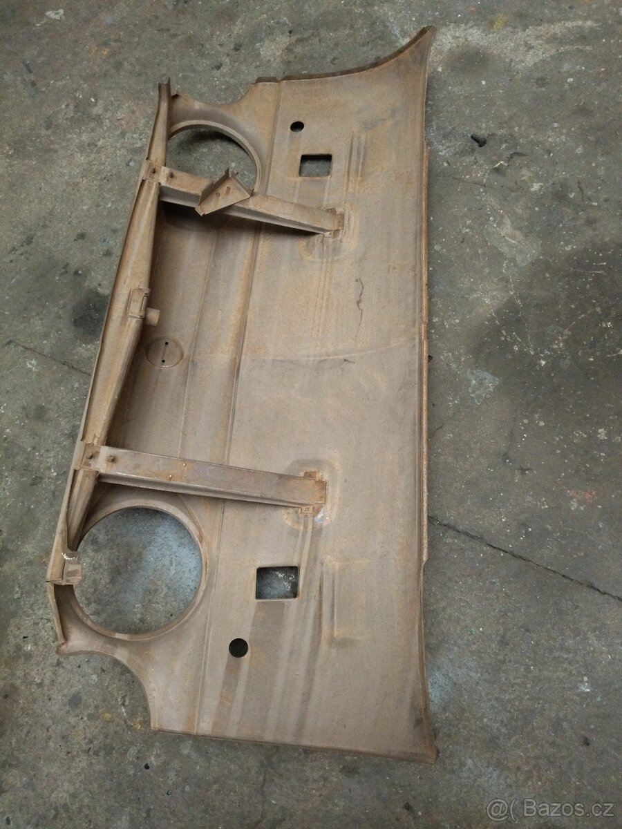 Přední čelo na Fiat 850 sport coupé