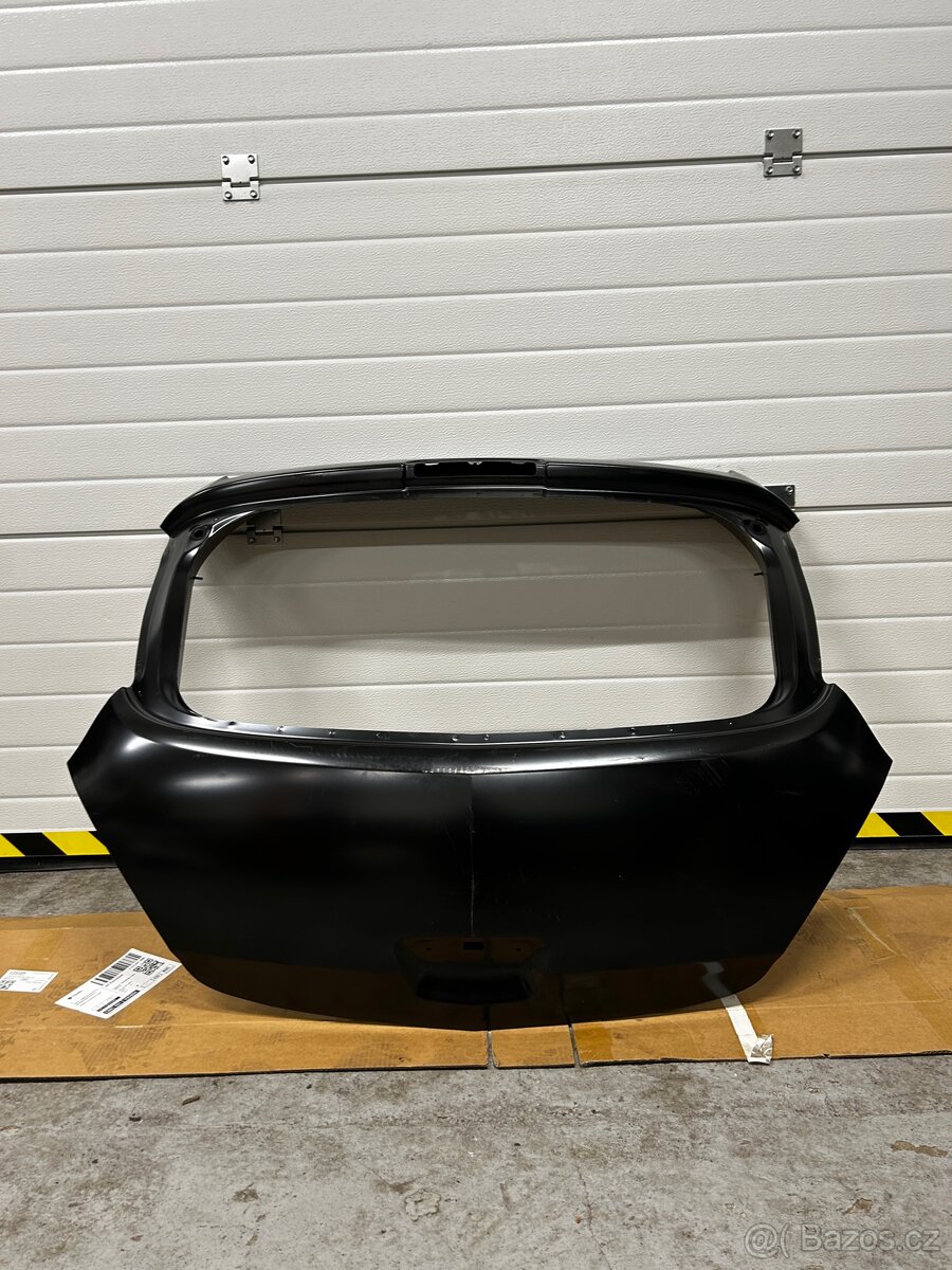 Opel corsa D kufrové dveře NOVÉ