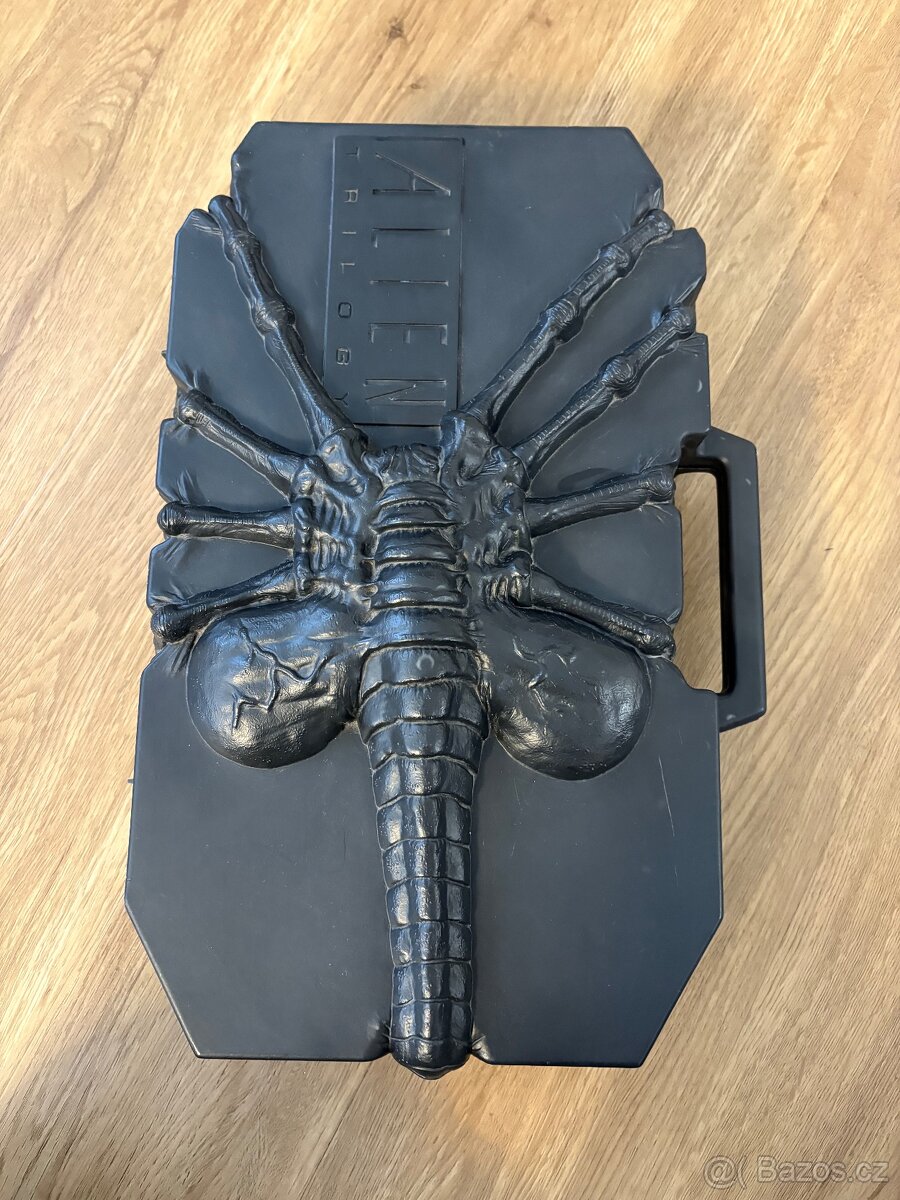 Alien Trilogy Vhs Collectors Edition Facehugger Box Set