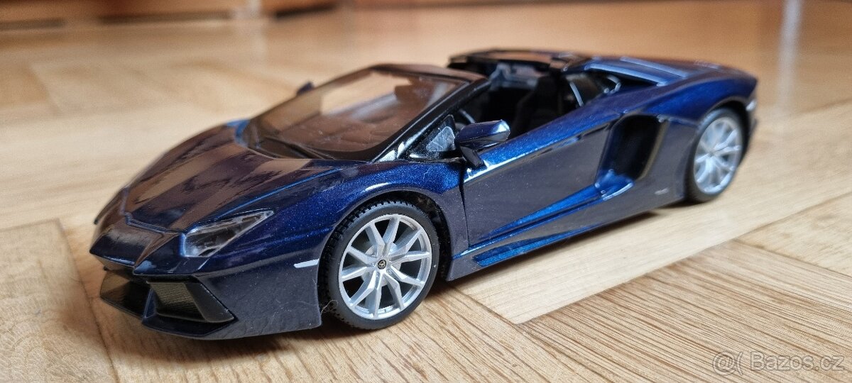 Lamborghini aventador - maisto 1/24