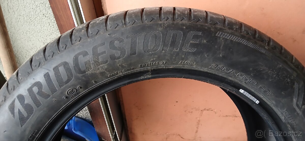 225/55 R19 Bridgestone Alenza