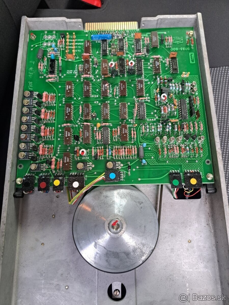 Robotron MF6400 floppy disk 8" , historicka mechanika retro