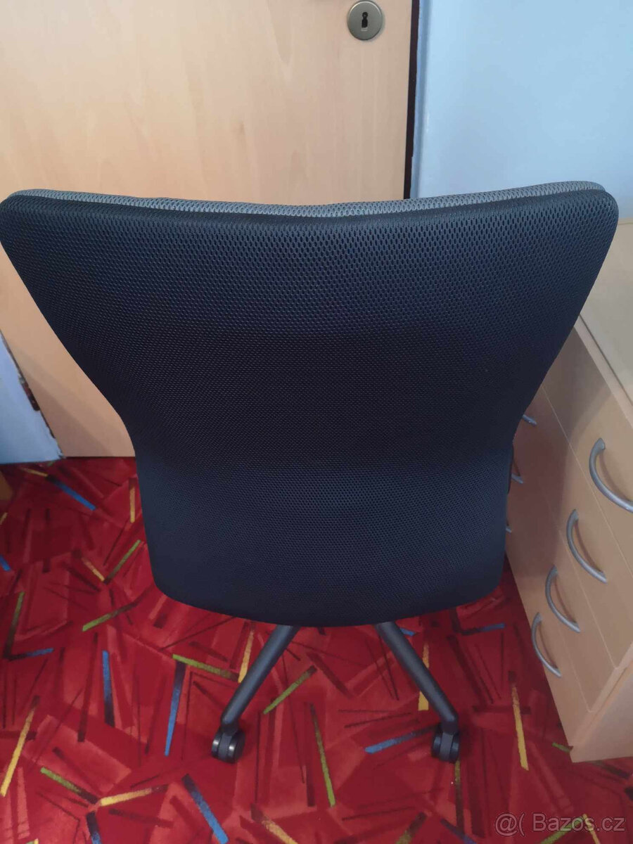 Kancelářské křeslo