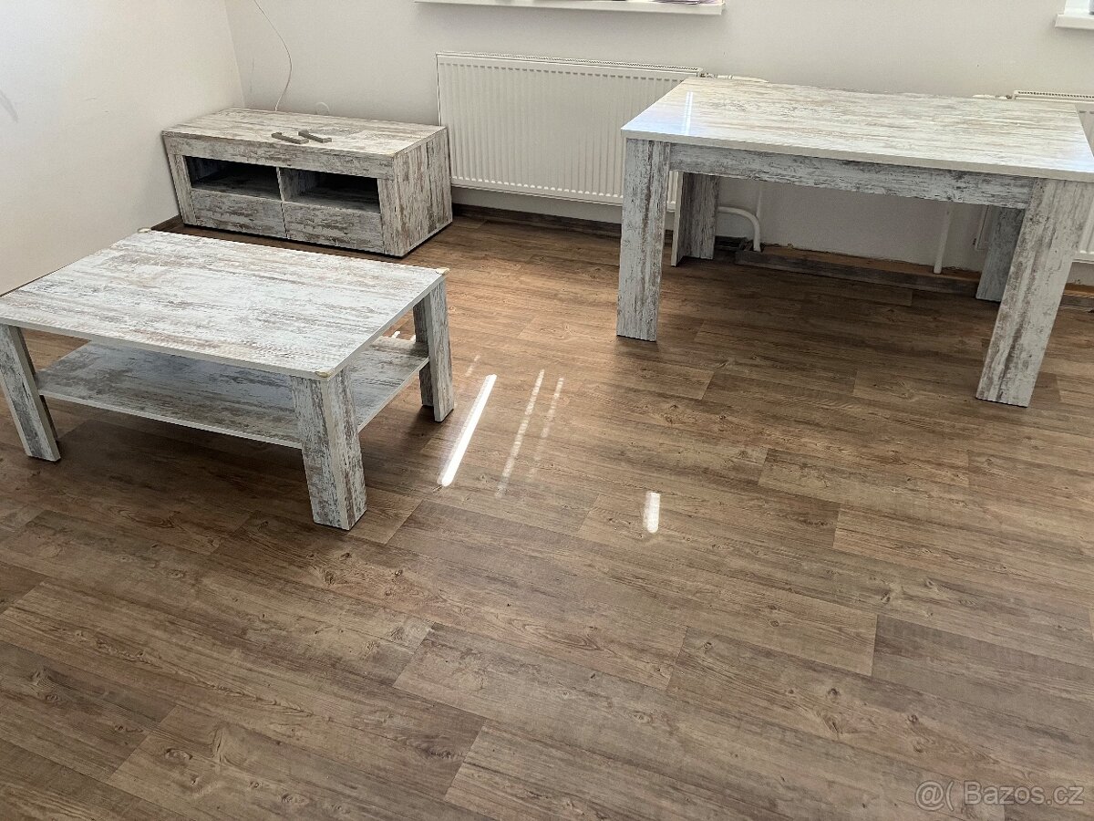 Nábytek do kuchyně a obýváku