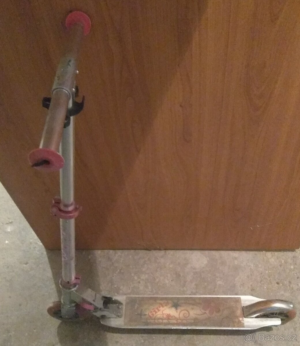 koloběžka růžová+modrá+chrániče