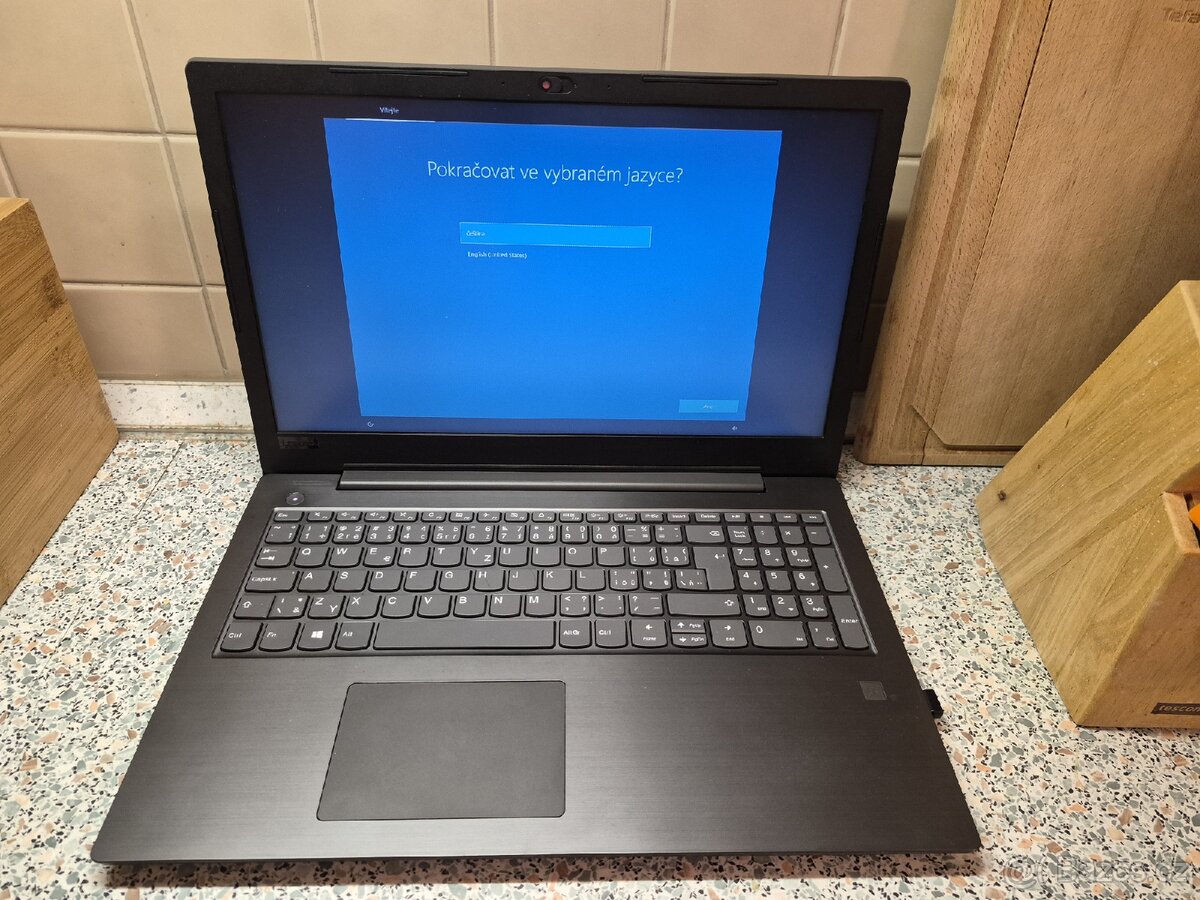 Lenovo V330-15IKB