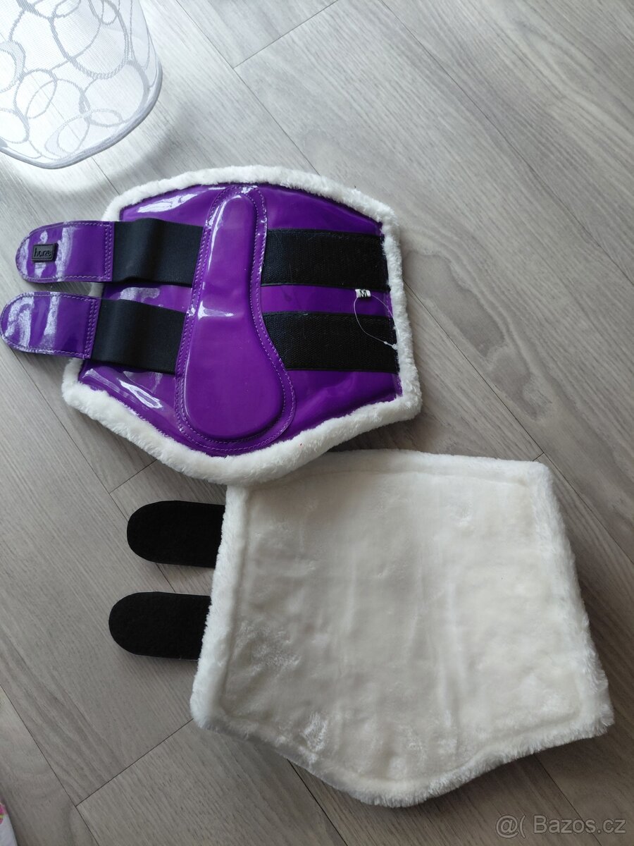 Věcí na kone a jezdce