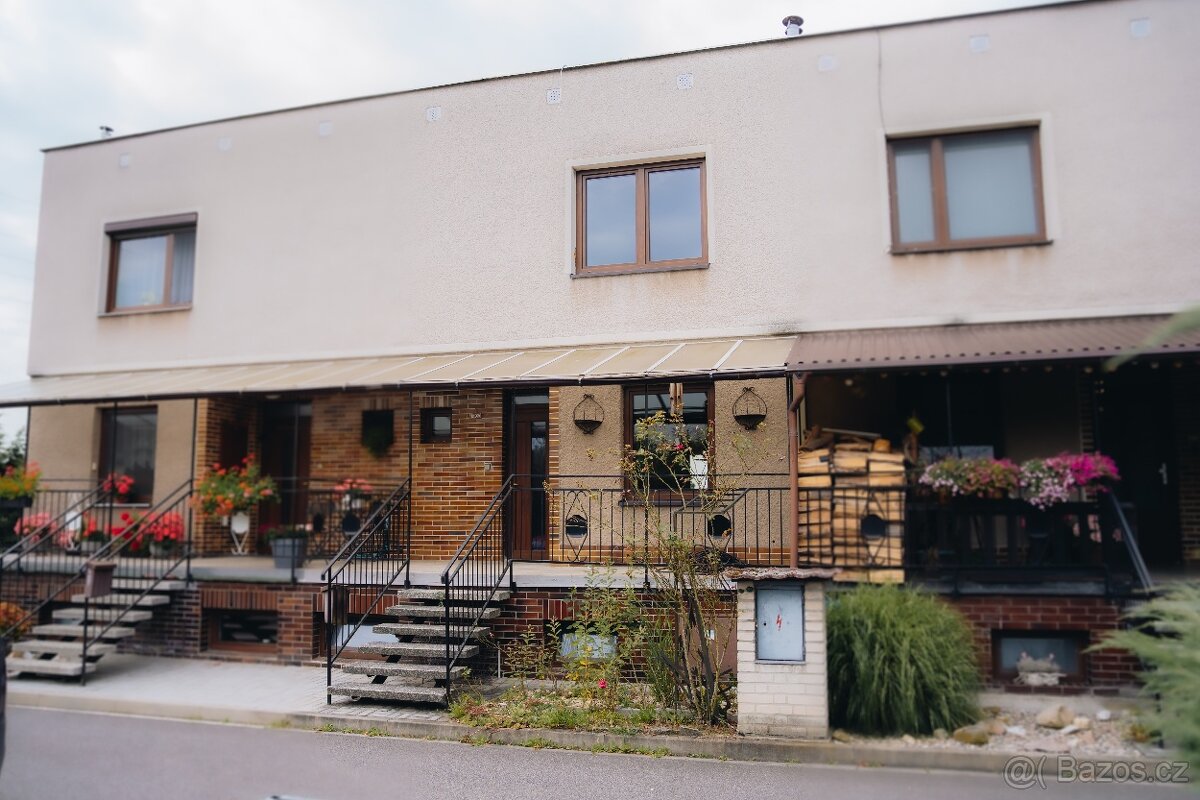 SLEVA - Prodej řadového domu 4+1 v Častolovicích