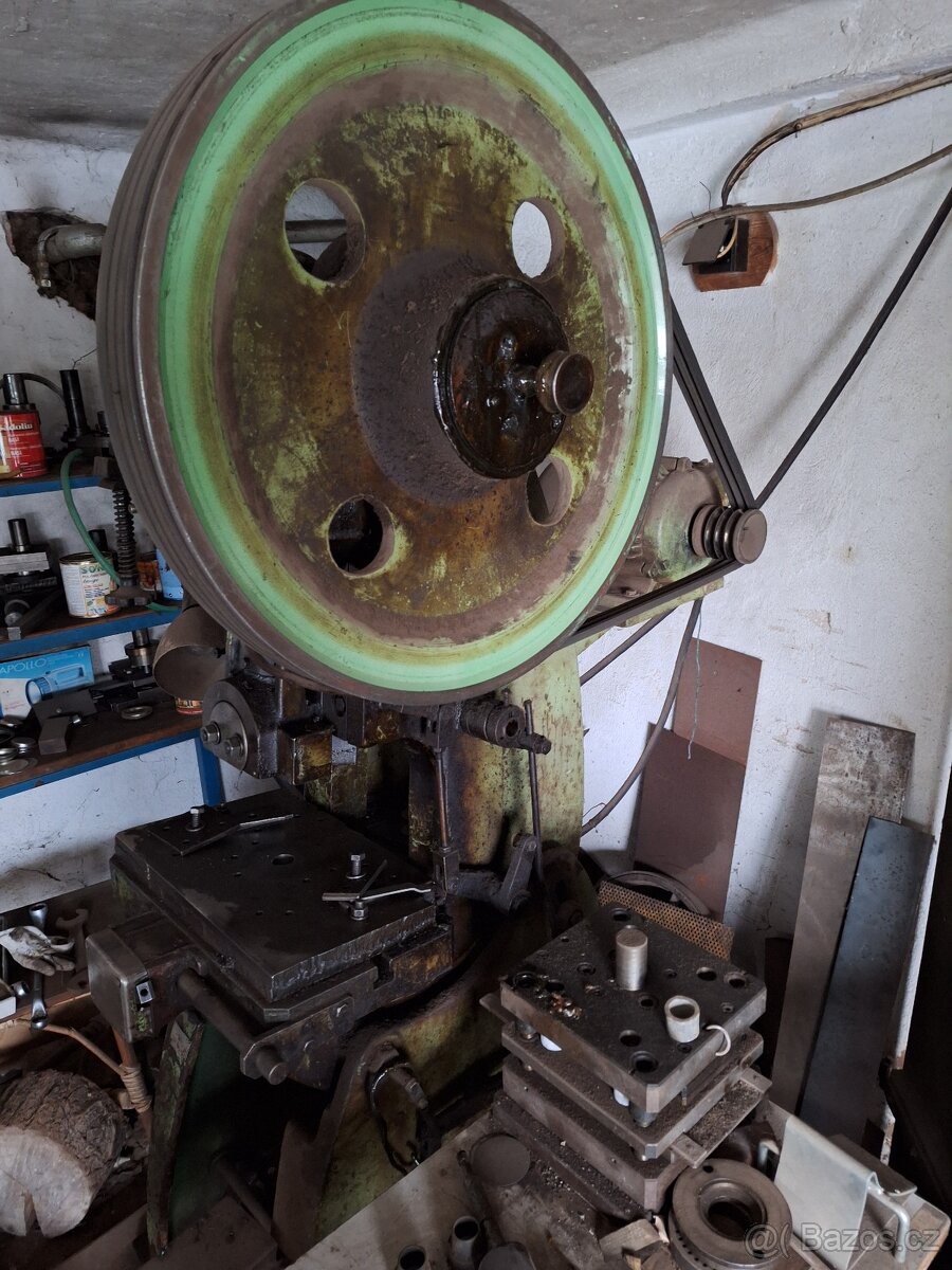 Hydraulické a ruční lisy