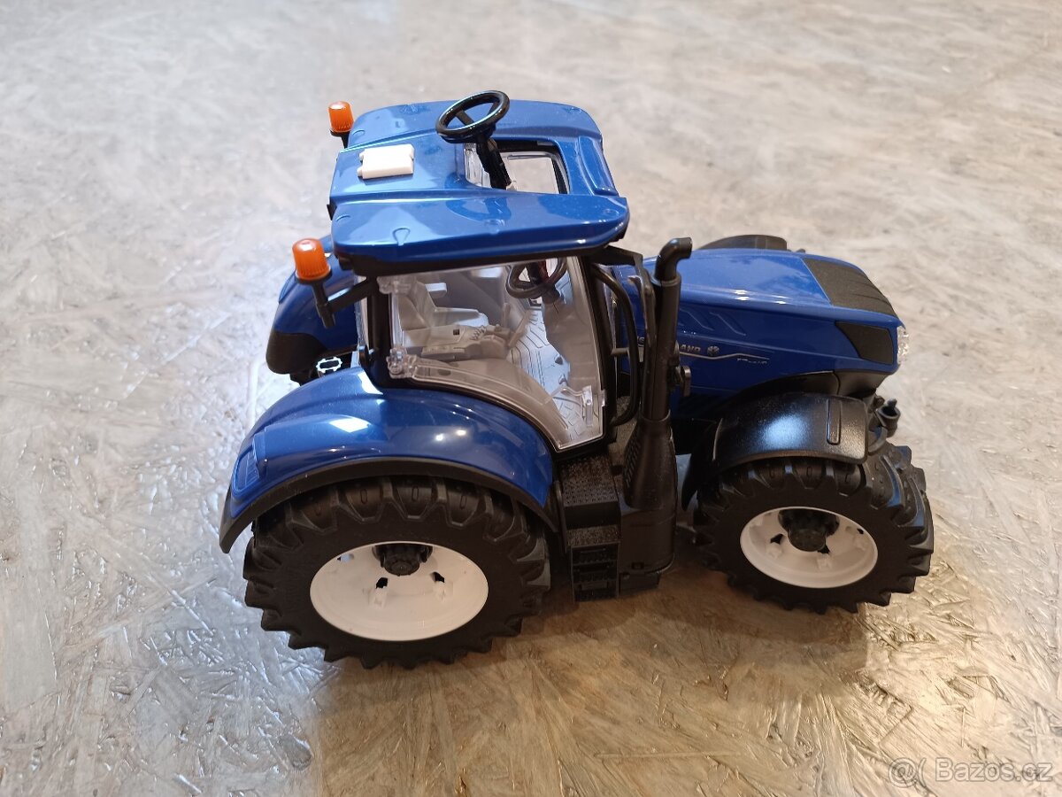 Bruder traktor New Holland