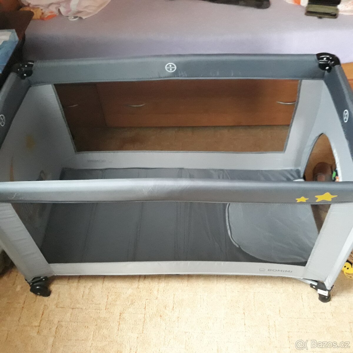 Nabízím skládací postýlku Bomini