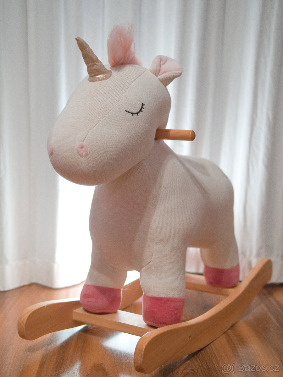 Houpací kůň jednorožec - ideální dárek pro malé holčičky