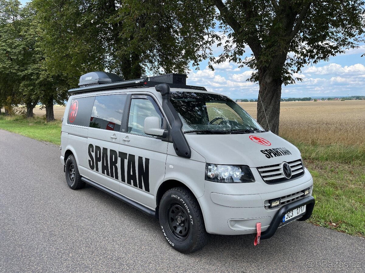 Obytný Transporter T5 obytná dodávka