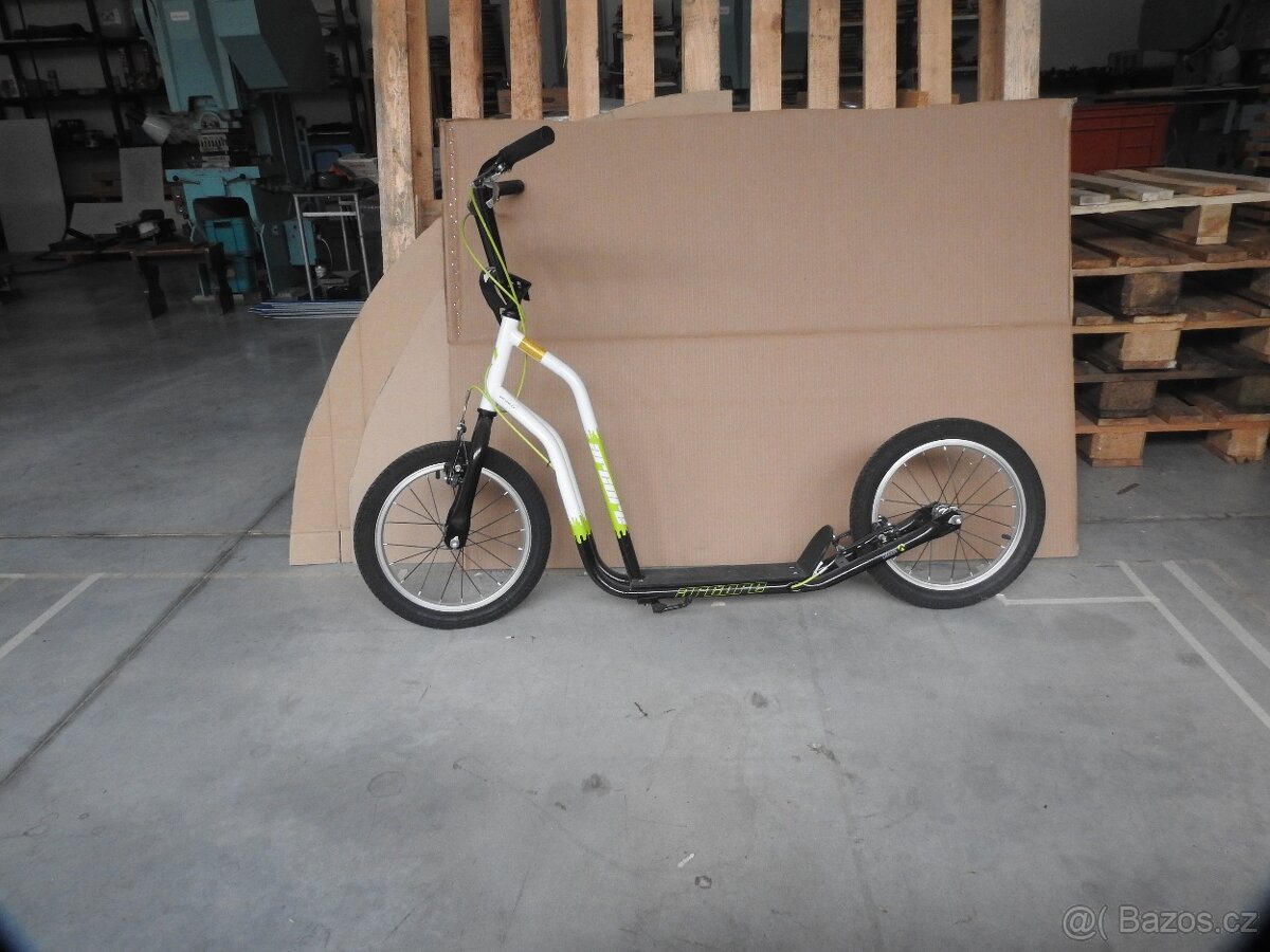 Prodám silniční kola a koloběžku