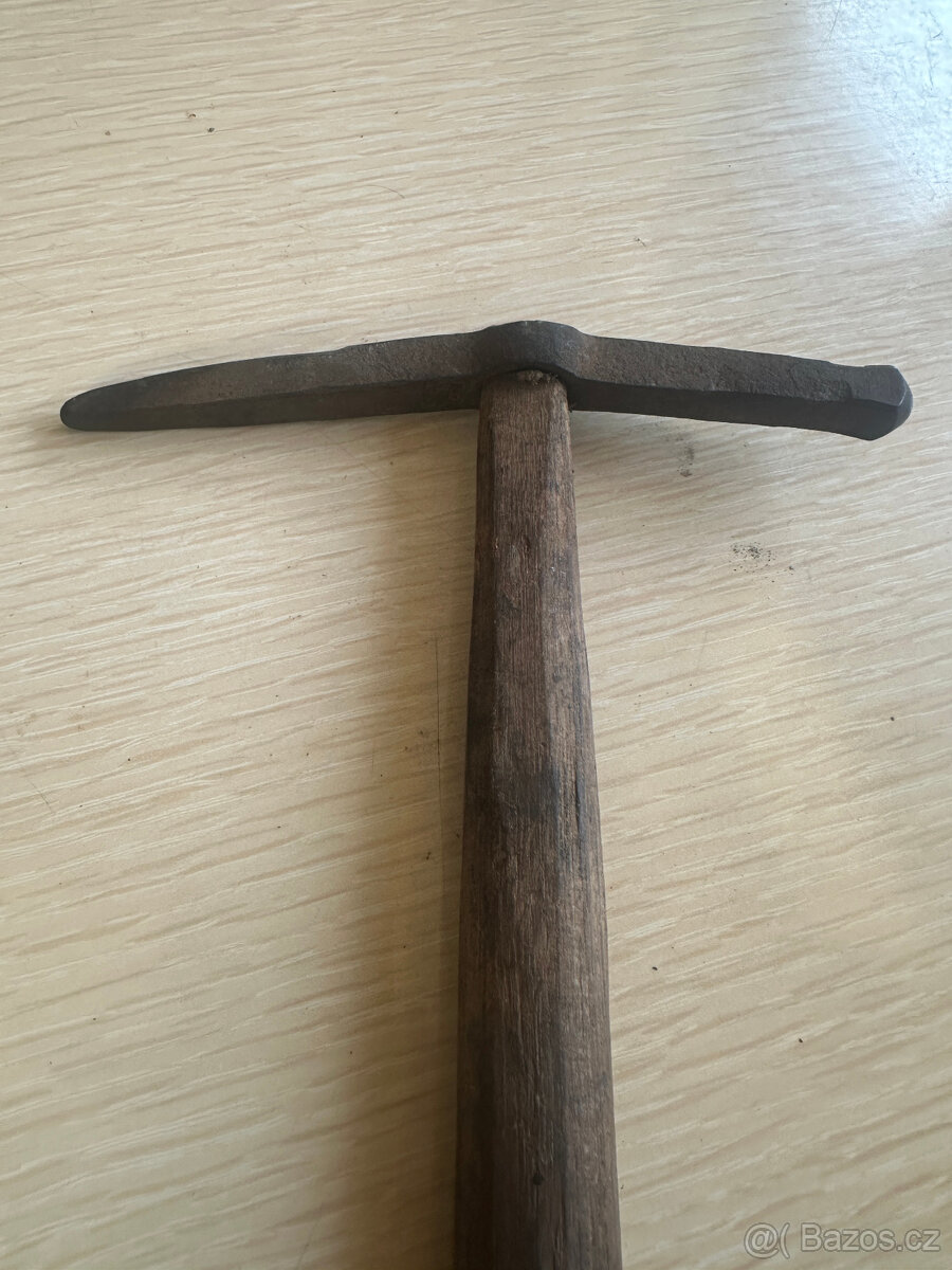 Starožitné(asi klempířské) kladívko, 19.st, kované
