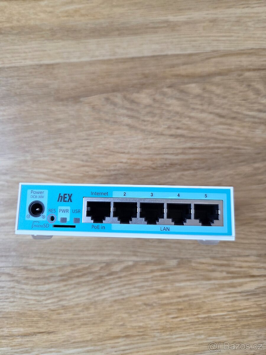 Router MikroTik hEX RB750Gr3