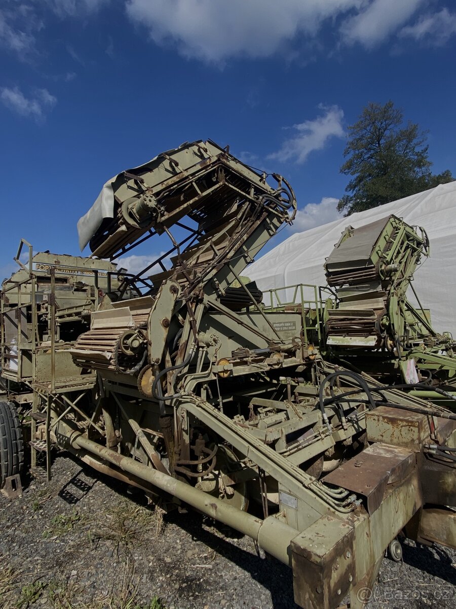 Bramborový kombajn Fortschritt E - 686