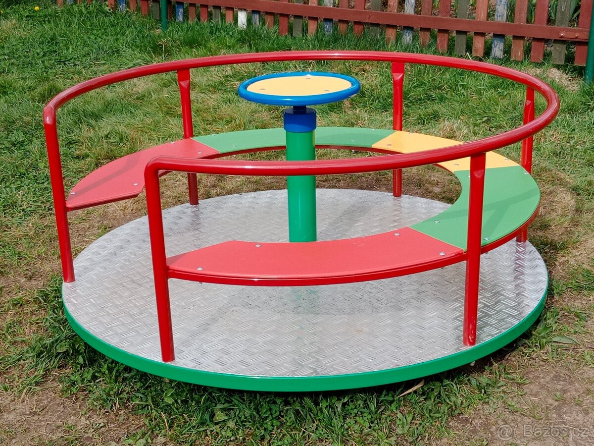 DĚTSKÝ KOLOTOČ