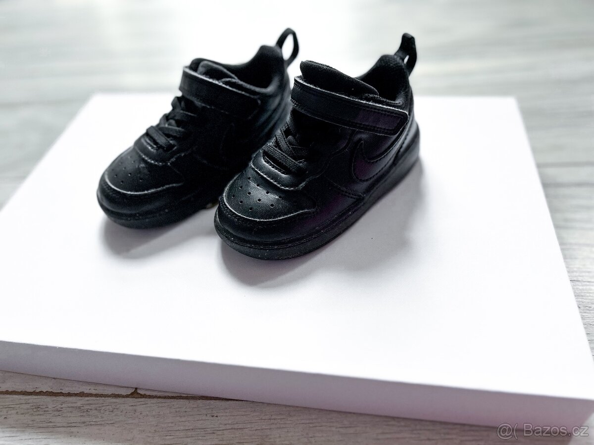 Dětské boty Nike Court - vel. 23,5