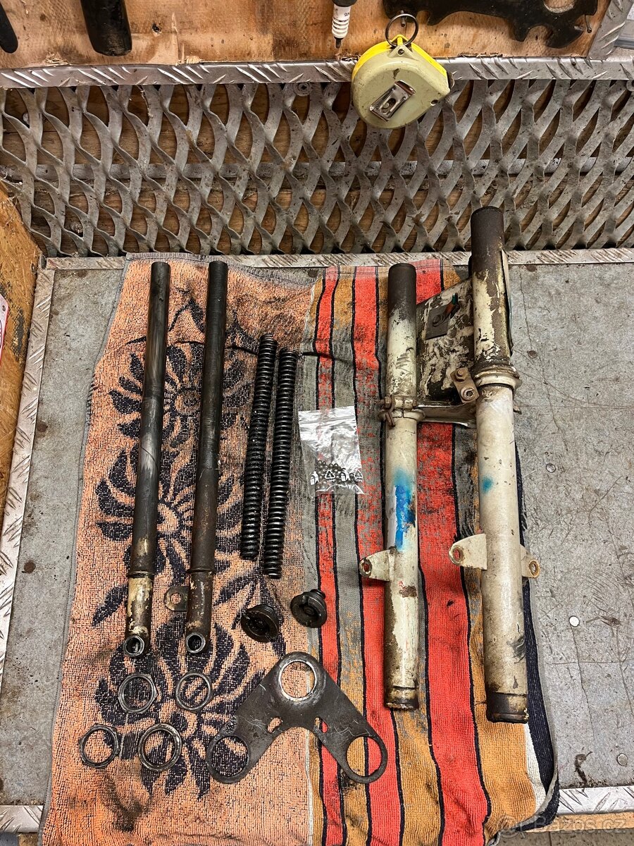 Přední vidlice Jawa pionýr