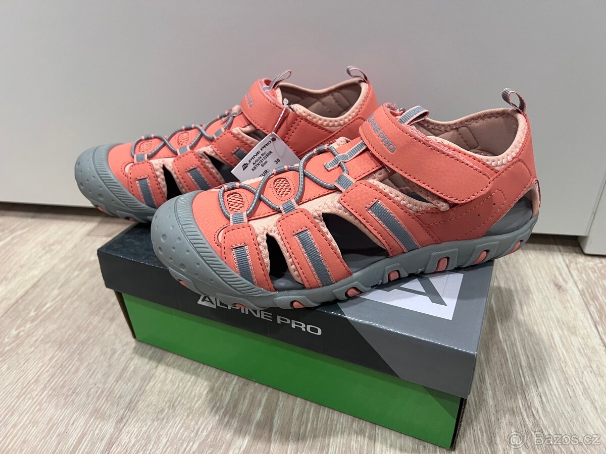 Nové sandály 38 Alpine pro