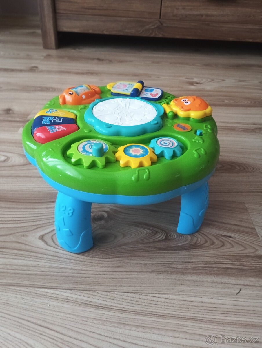 hrací stoleček