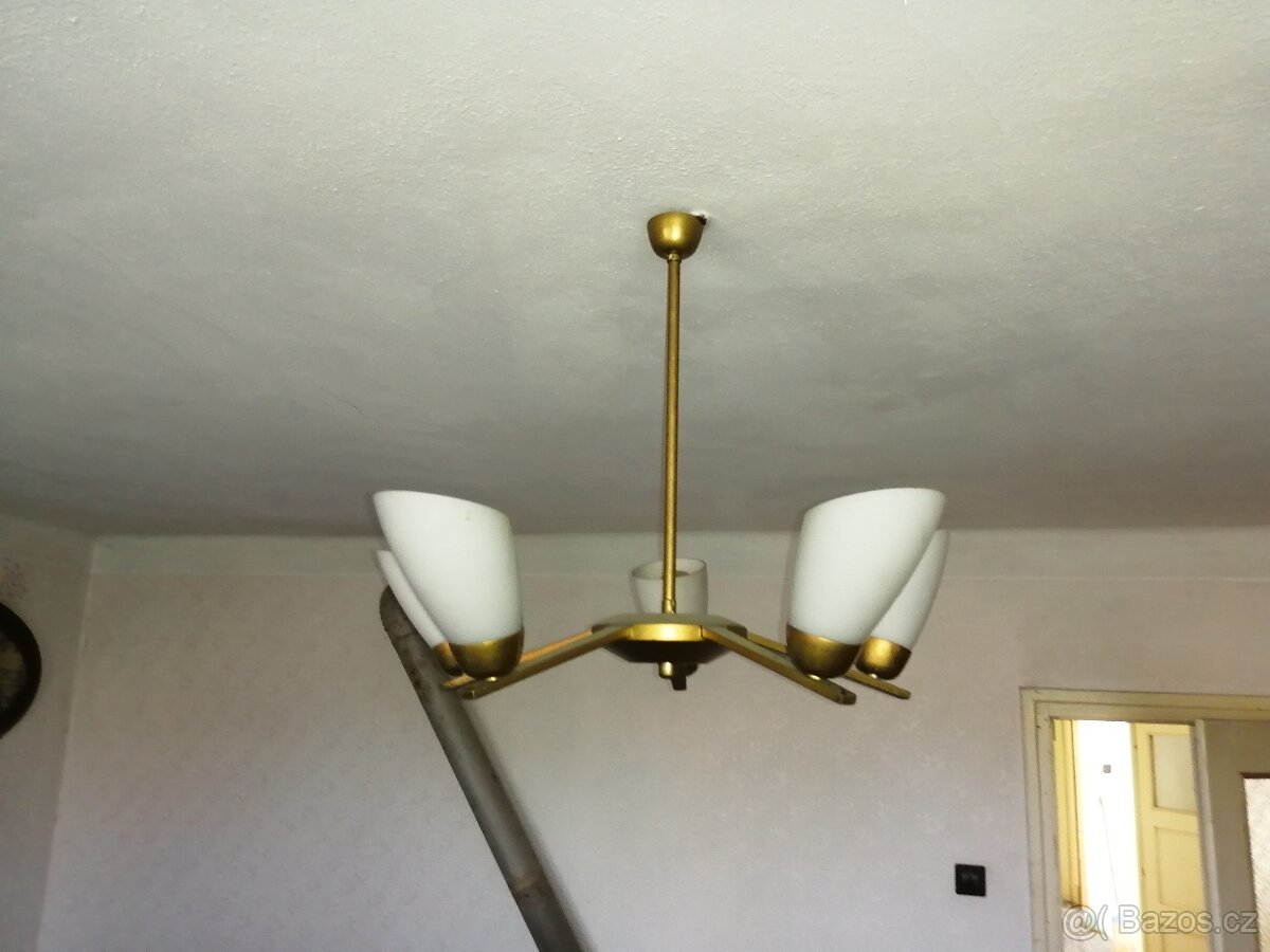 Nabízím k prodeji starý funkční lustr