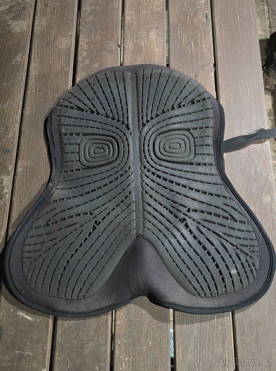 Gelový potah na posedlí Acavallo