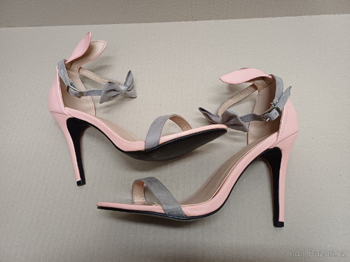 Sandálky na vysokém podpatku vel.40