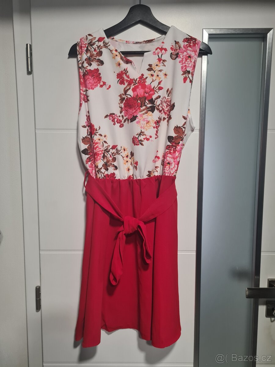 Nové červené šaty Shein odpovidaji vel L-XL, i když je psáno