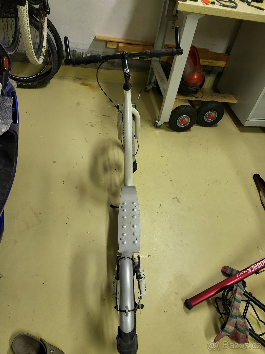 Koloběžka WORKER vedic