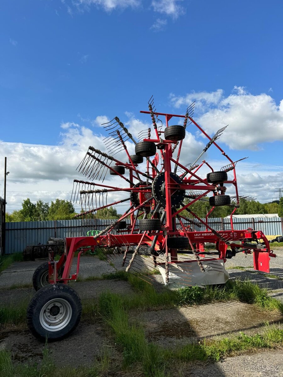 Shrnovač Lely Hibiscus 915 CD Vario