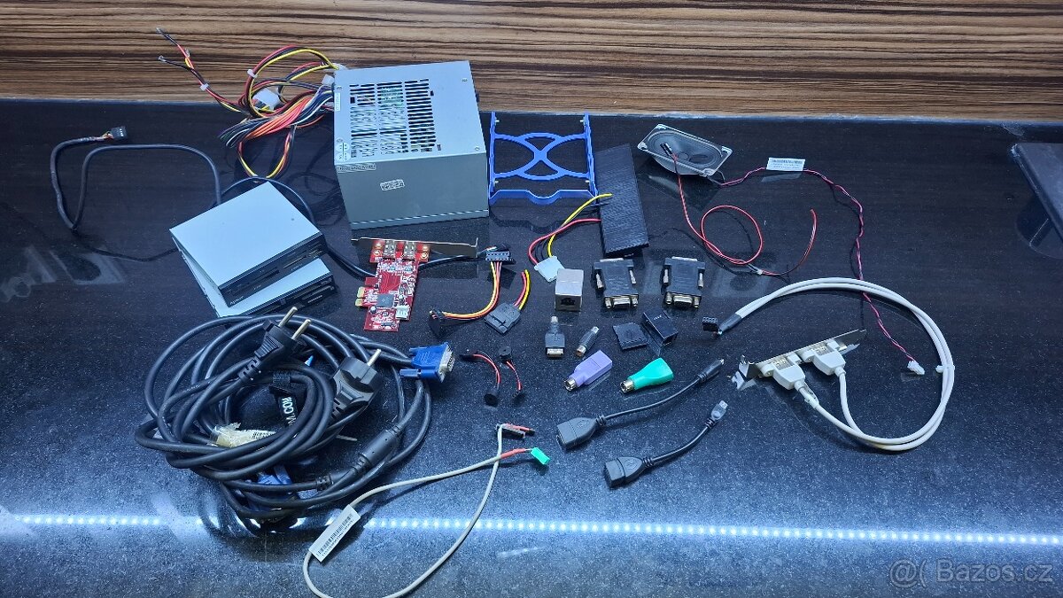 Pc mix dílu, redukce,zdroj,konektory,kabely
