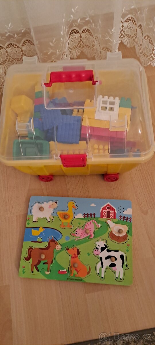Stavebnice, odstrkovadlo a interakt. zvířátka